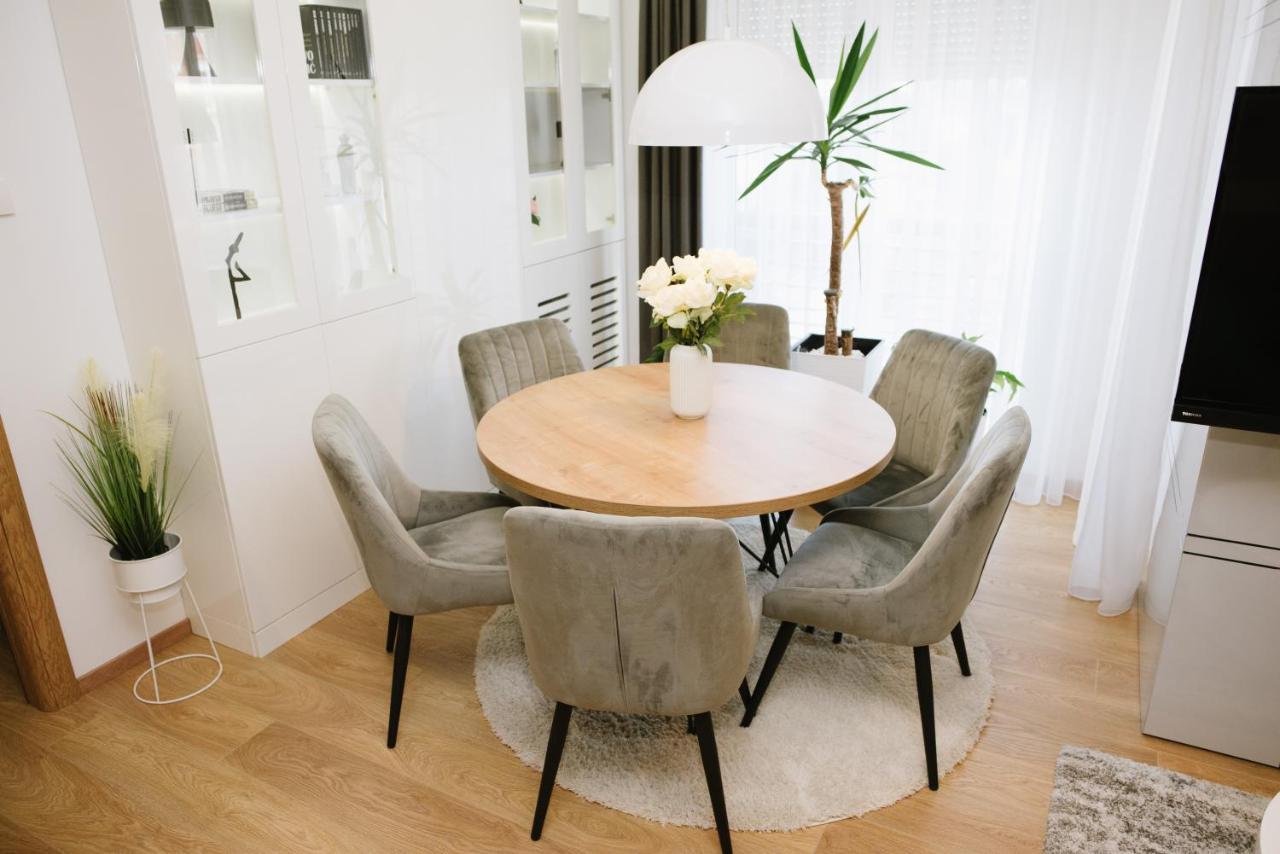 Lusso Apartman 수보티차 외부 사진